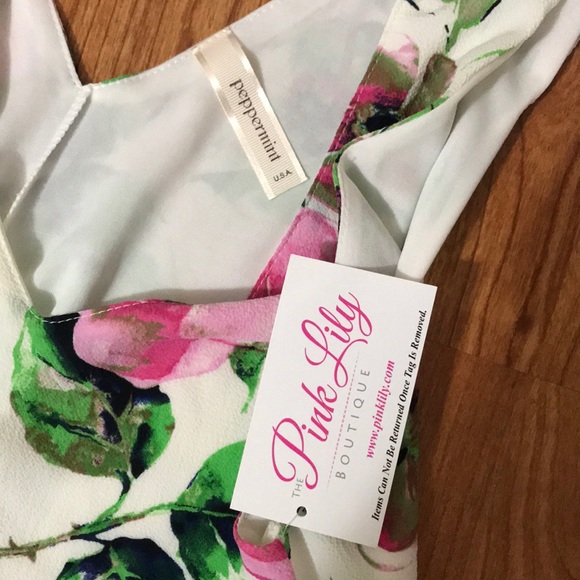 Beautiful dress - Picture 3 of 3